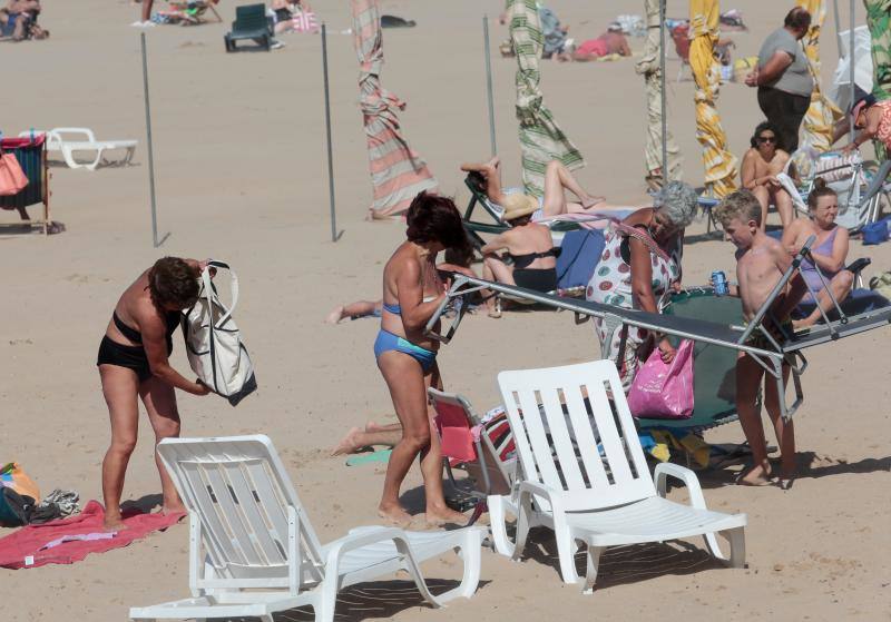 Fotos El Viento Y El Oleaje Obligan A Poner La Bandera Roja En Las Playas El Comercio Diario 0888